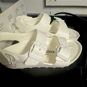 Kids Size 10C Sandles Birkenstock white